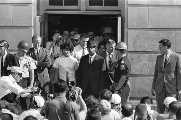 Vivian Malone - James Hood - University of Alabama - George Wallace - Racial Segregation - Integration - Racism